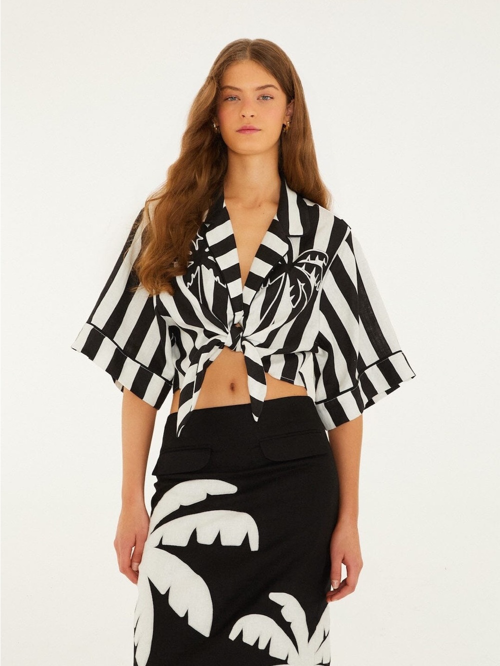 BRAND NEW NEVER WORN NWT Farm Rio Black Spring Stripes Short Sleeve Crop Top